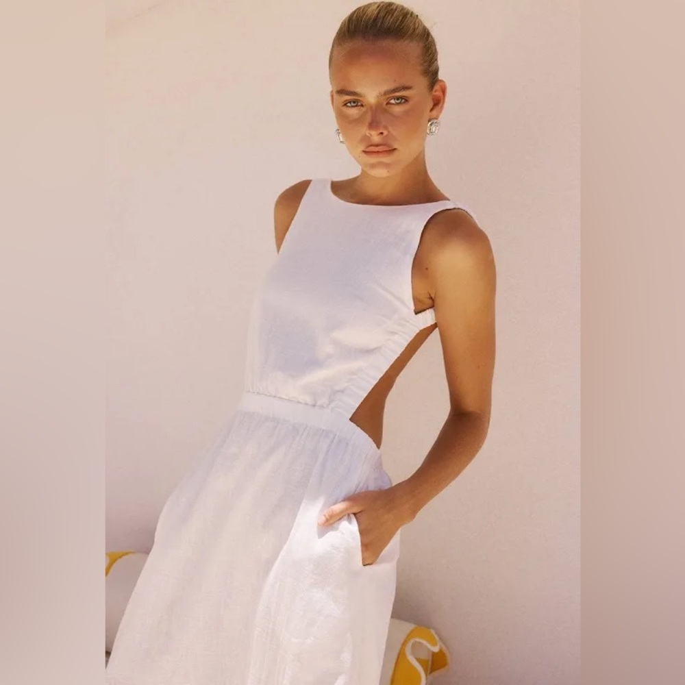 NWT! Lush size large white high neck midi dress